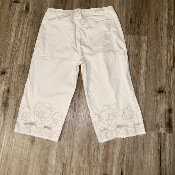 Soft Surroundings White Embroidered Capri Pants Plus Size 14P – Floral Lace Hem - Picture 6 of 8